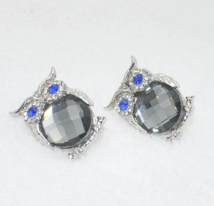 petite boucle d'oreilles hiboux cristal grey et bleu